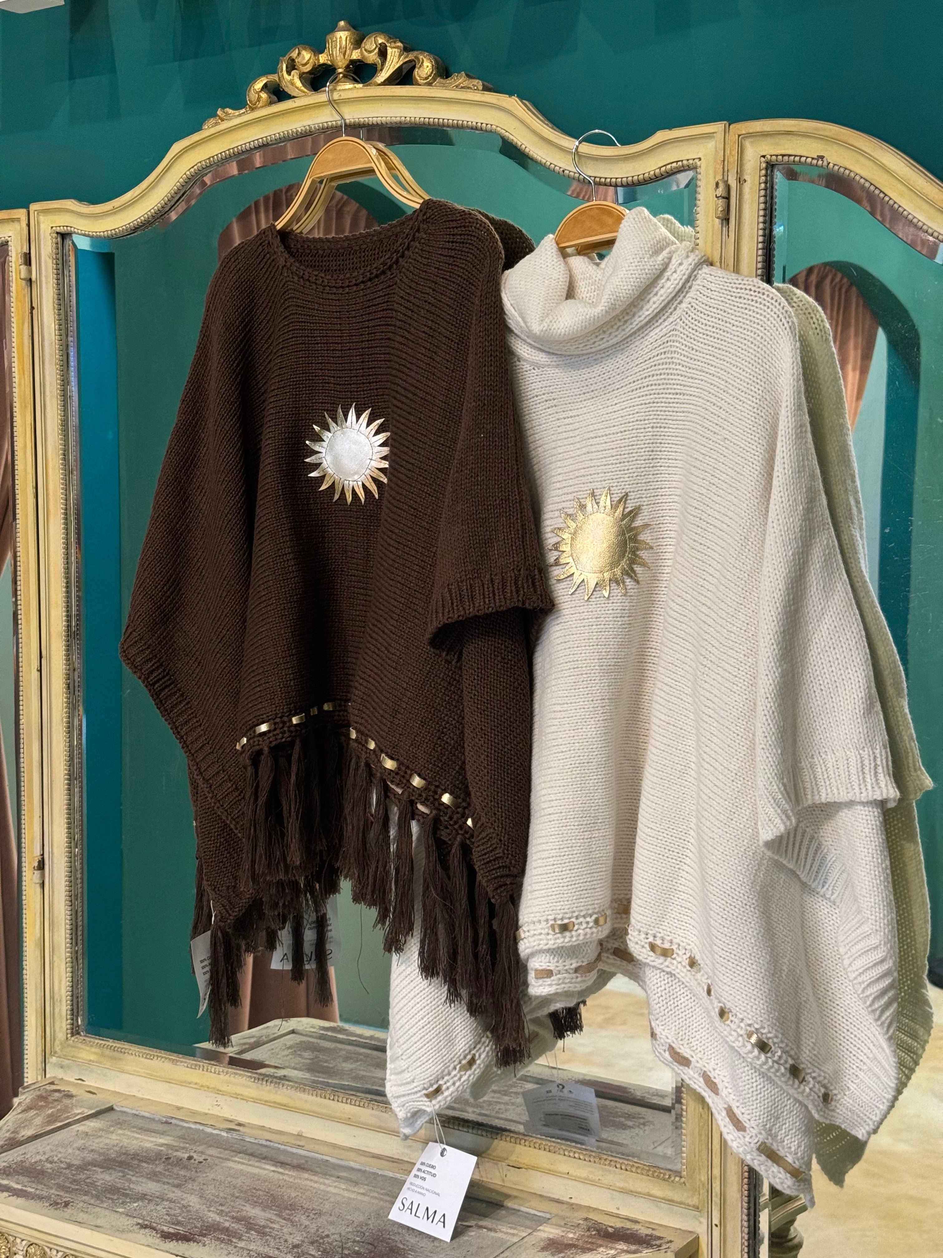 PONCHOS / RUANAS