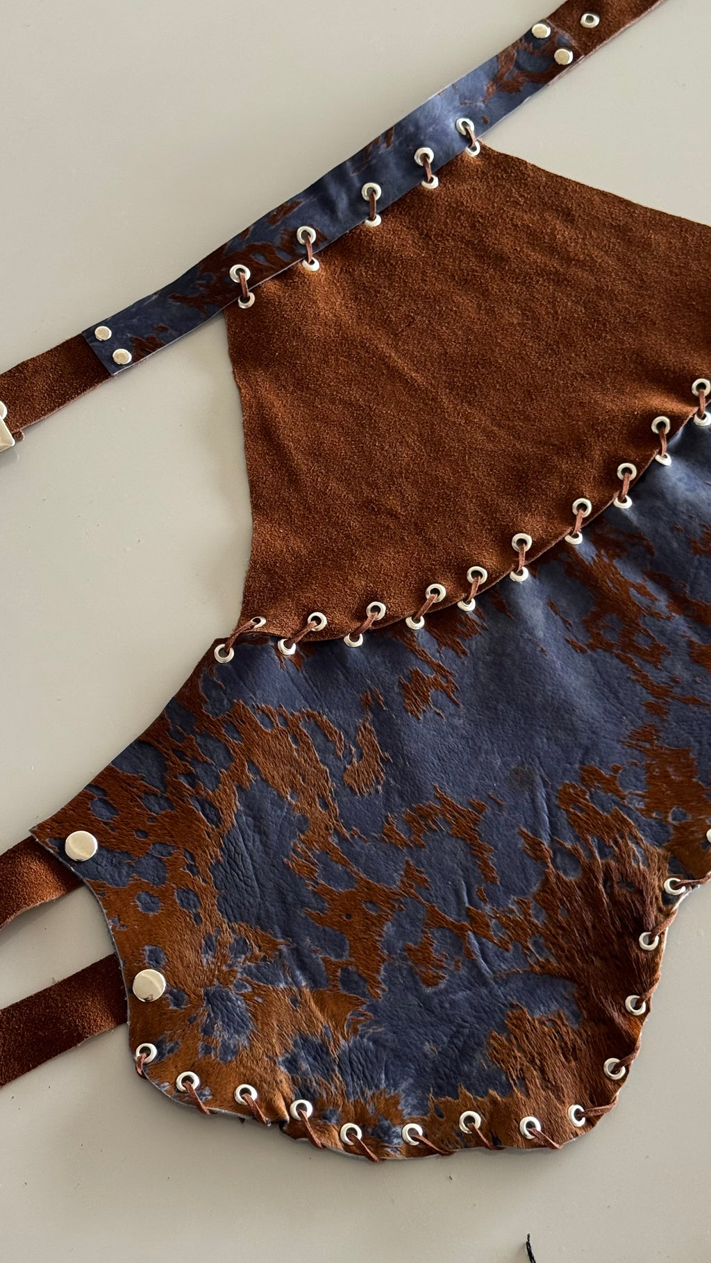 TOP HALTER - azul y marrón