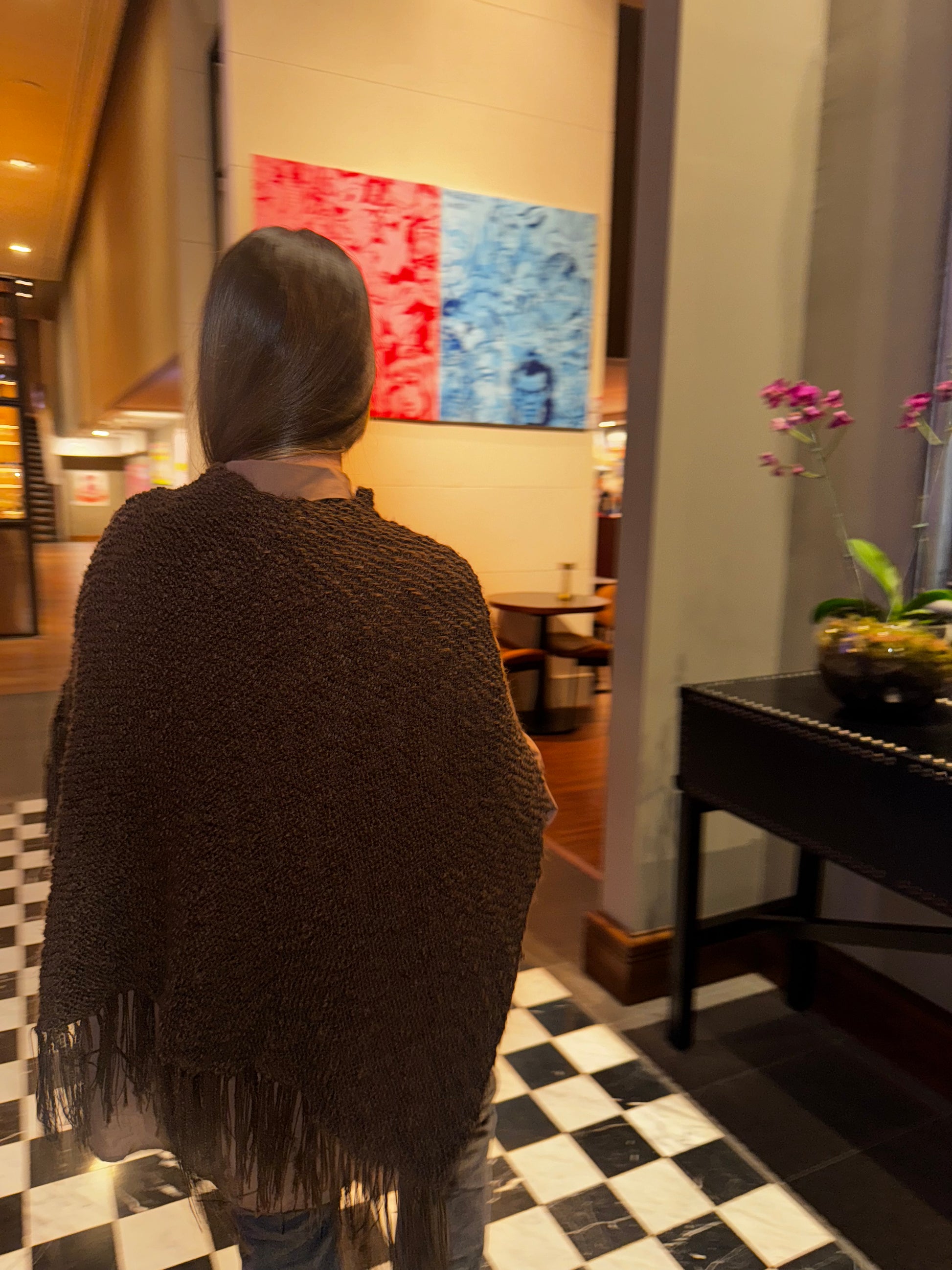 RUANA CHOCO -  TEJIDA A MANO