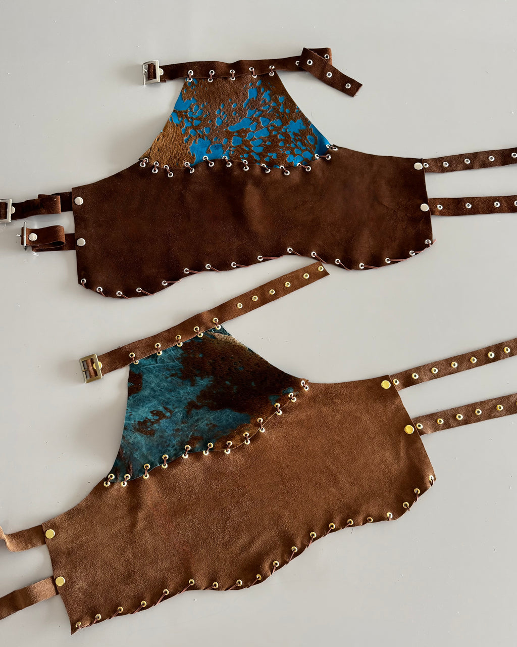 TOP HALTER - turquesa y camel