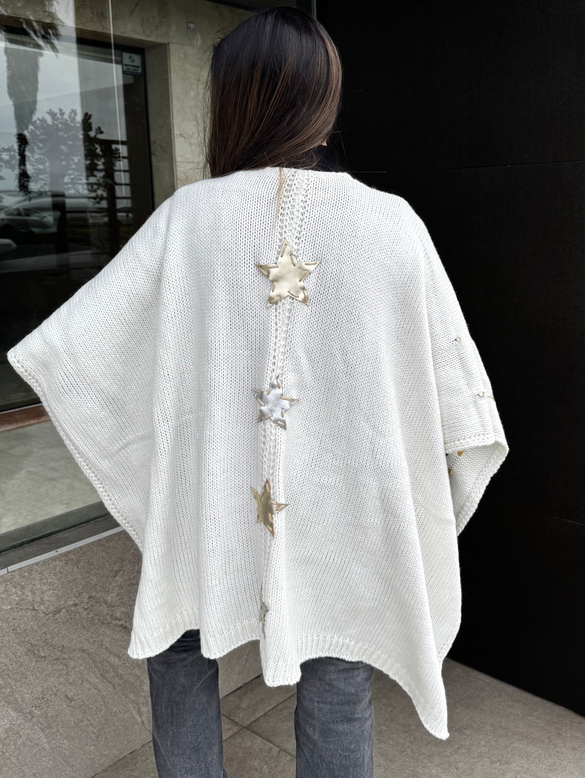 RUANA STAR - CON DETALLES 100% CUERO