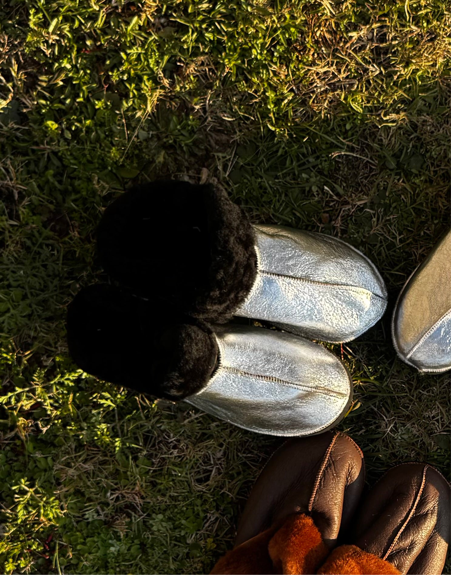 FLIP FLOP - PLATEADO Y NEGRO