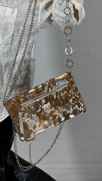 CARTERA COW -  PLATEADO Y BEIGE