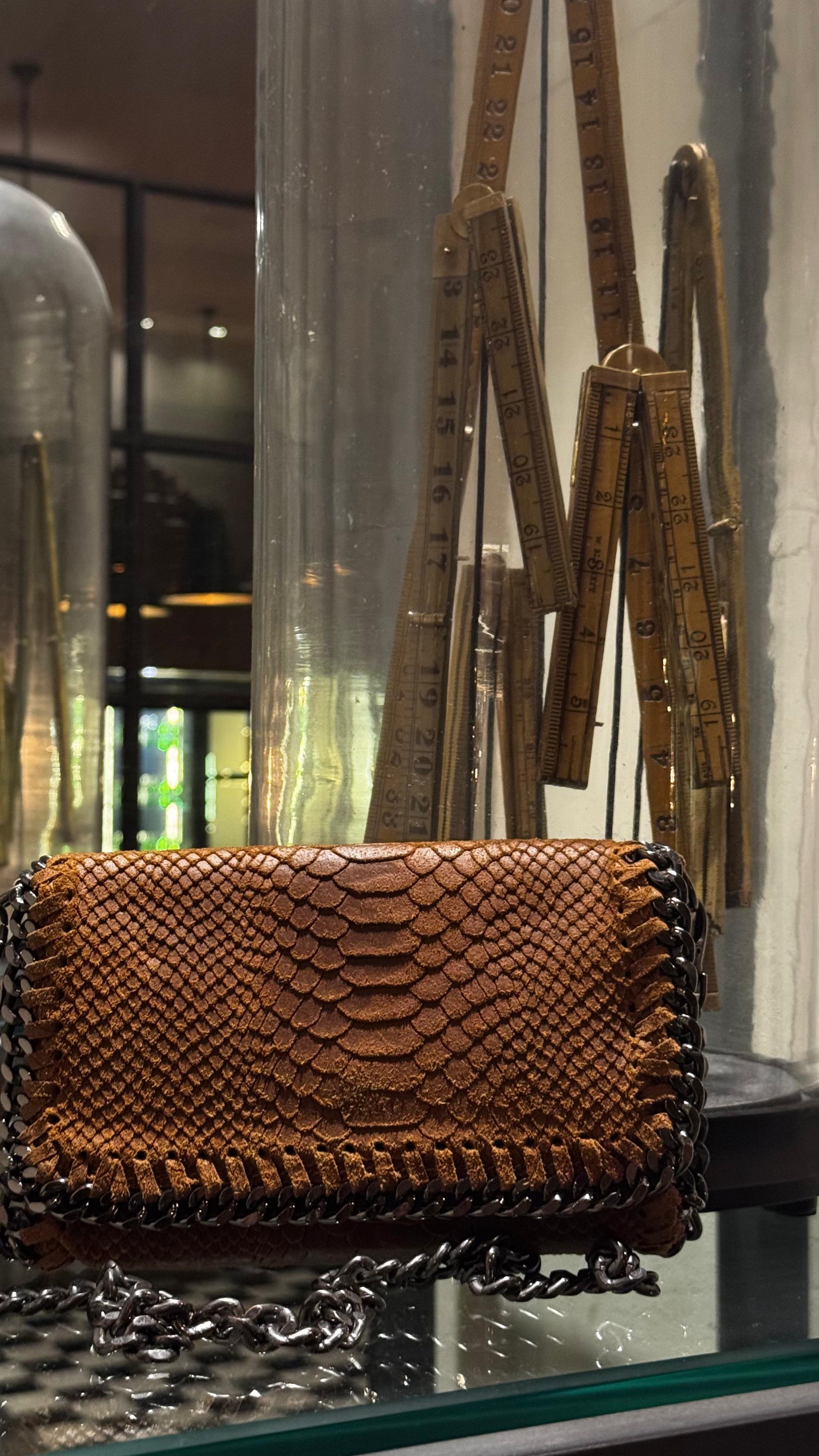 CARTERA REPTILIA MARRÓN