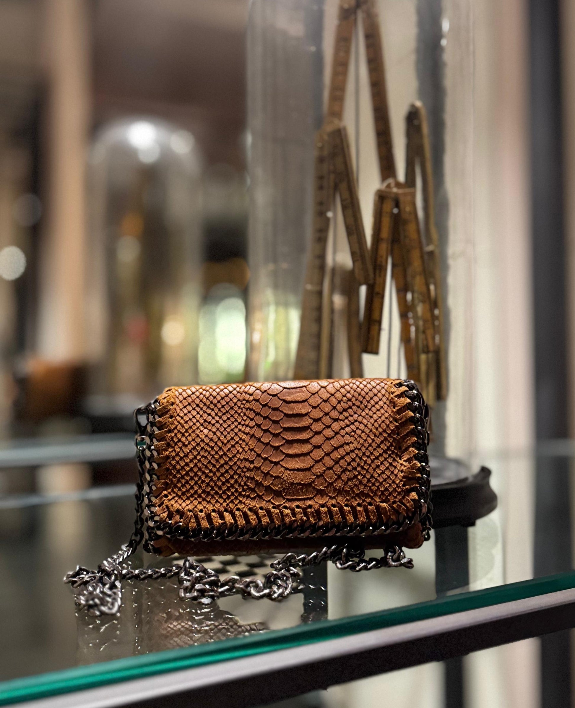 CARTERA REPTILIA MARRÓN