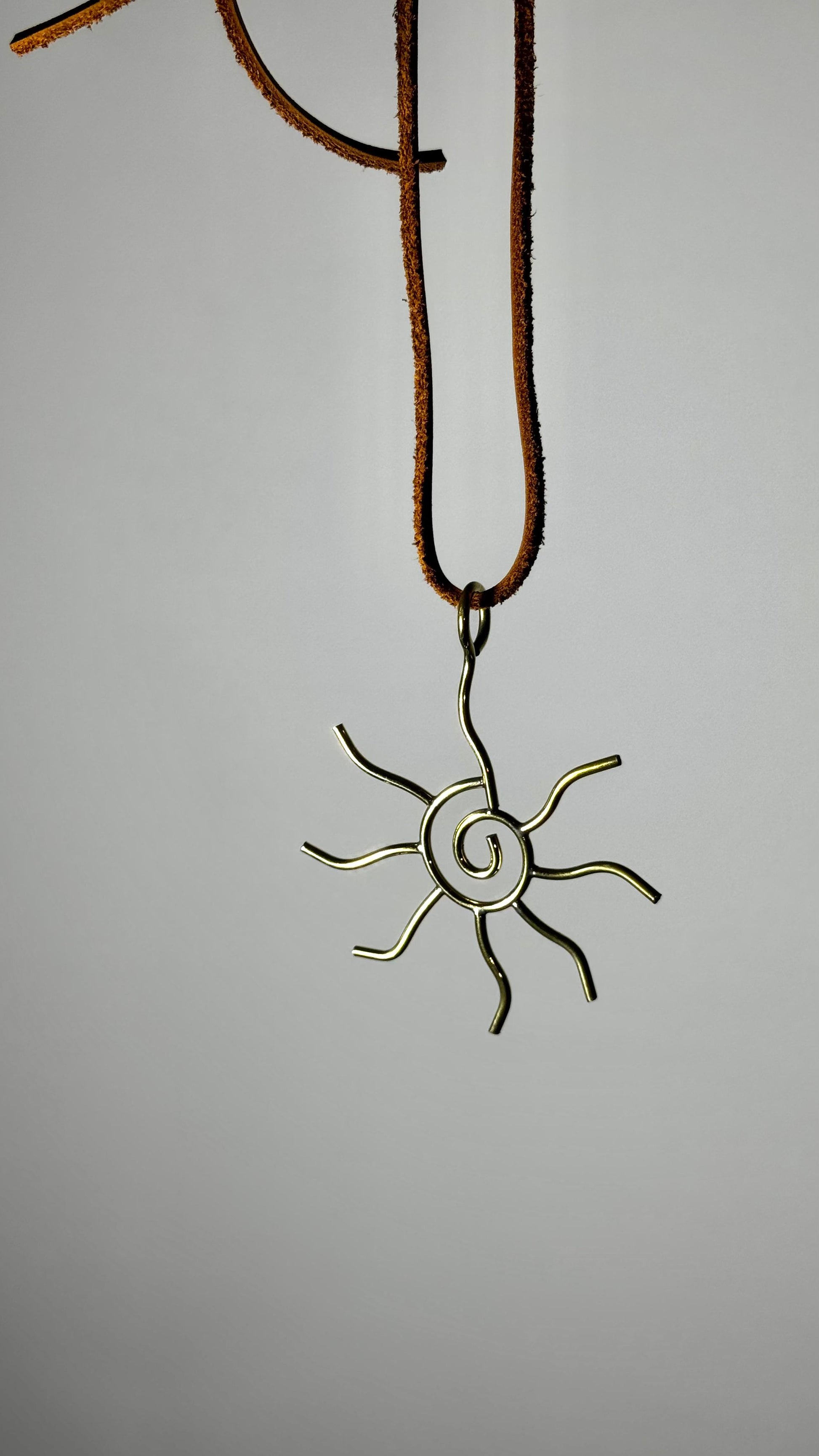 COLLAR SUN DORADO