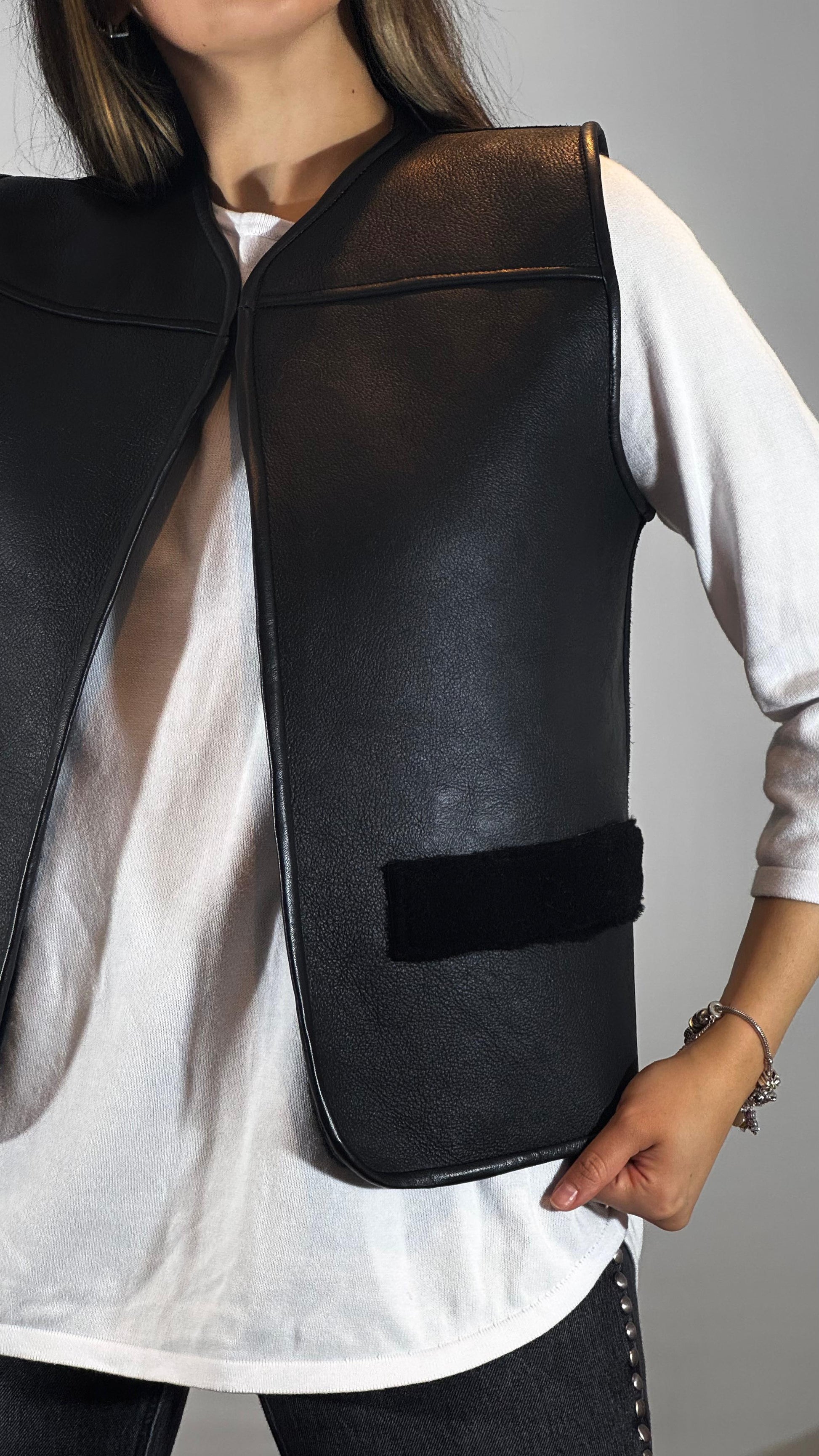 CHALECO REVERSIBLE CORDERITO