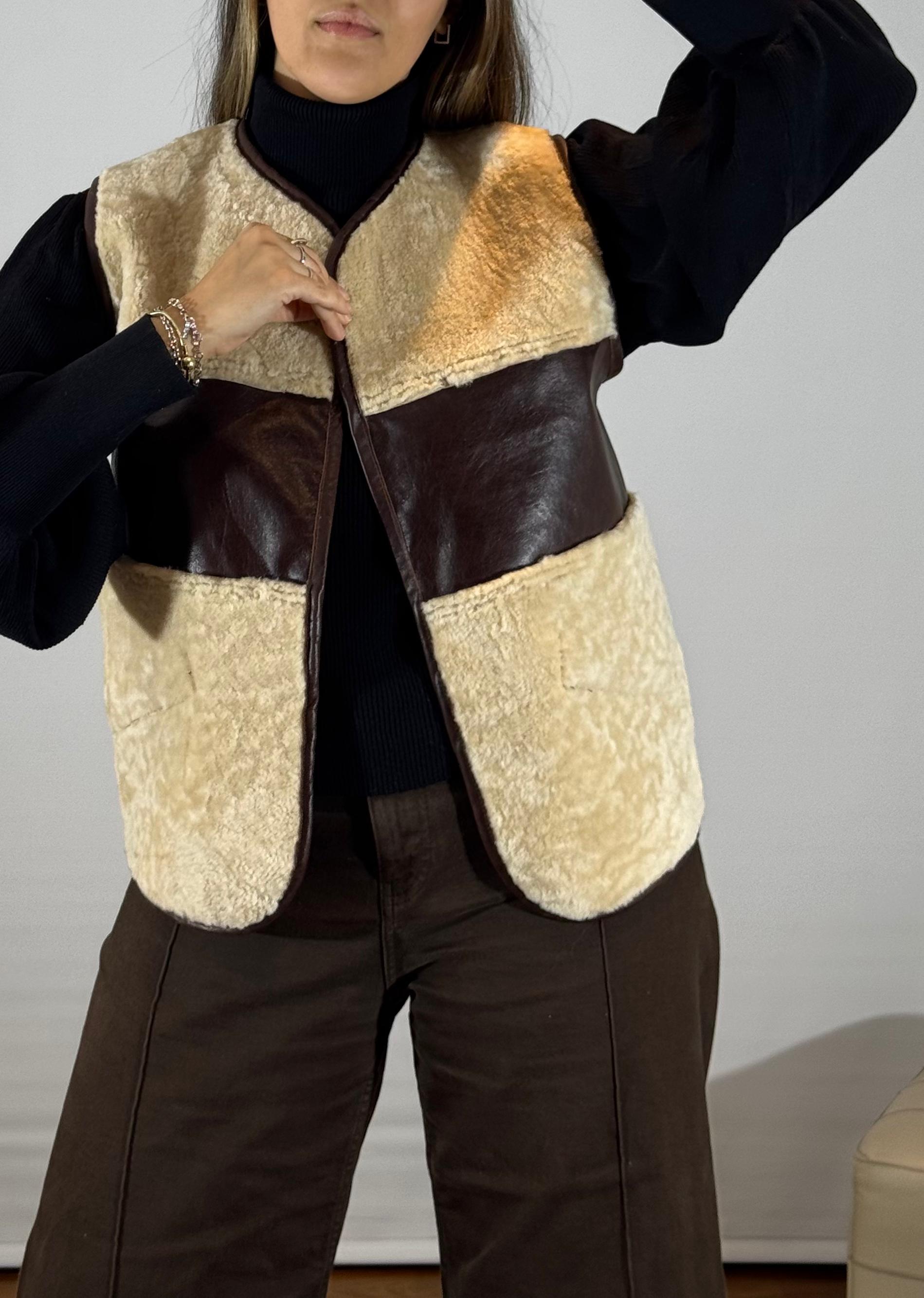 CHALECO REVERSIBLE CORDERITO