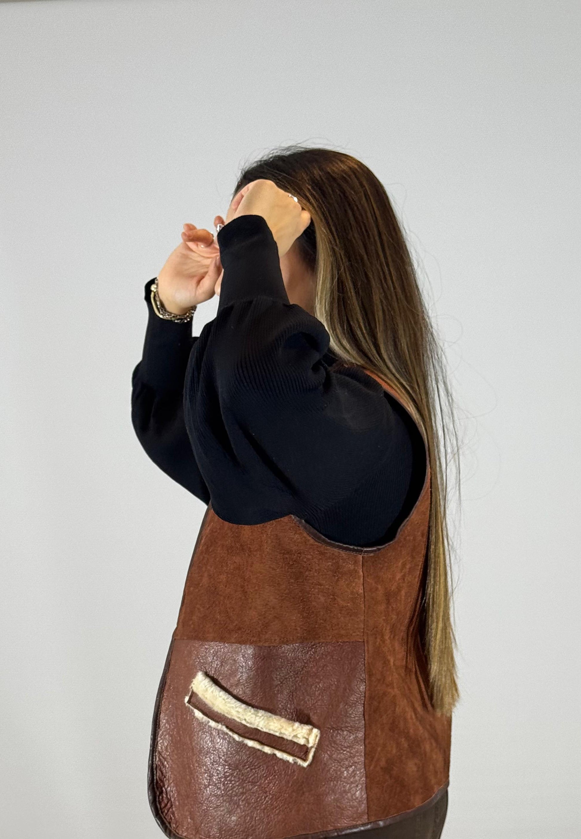 CHALECO REVERSIBLE CORDERITO